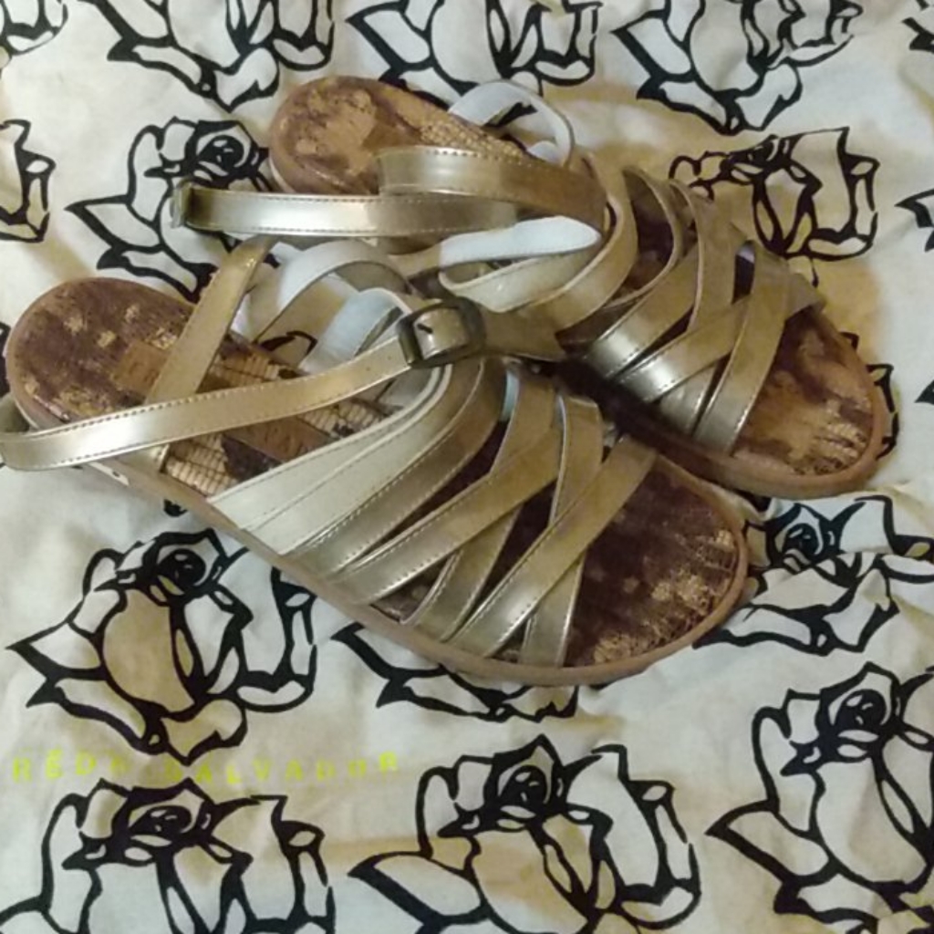 Freda Salvador Force Gold Metallic Gladiator Sandals 6.5